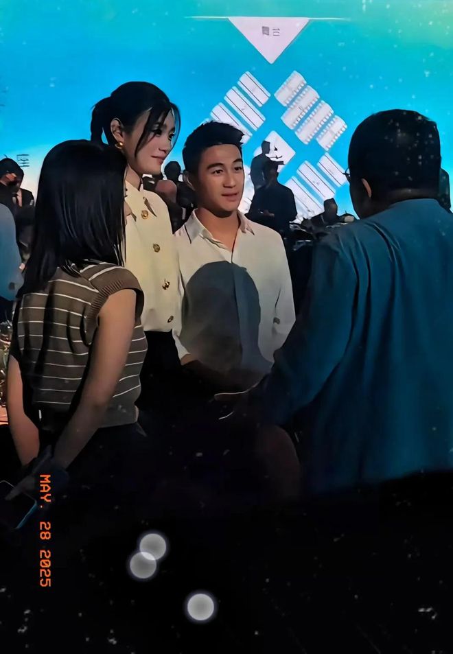 9万包包背的是钱拖鞋踩的是凡人的嫉妒心开元棋牌app奚梦瑶拖鞋引爆热搜：1