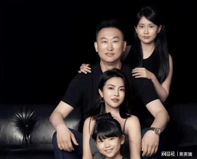 升级青岛队主帅私生活引关注。ky开元棋牌刘维伟离婚风波(图1)