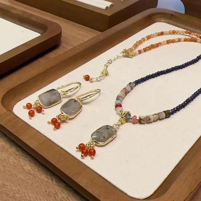 ”首饰搭配法给你东方美人震撼ky开元棋牌看懂 “地母系(图13) ”首饰搭配法给你东方美人震撼ky开元棋牌看懂 “地母系(图13)