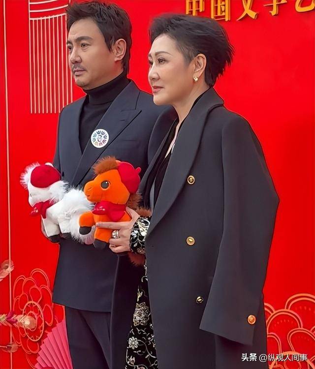 岁陈凯丽结伴像同龄人许娣李明启蹲地聊开元ky棋牌北京这一天沈腾和大17