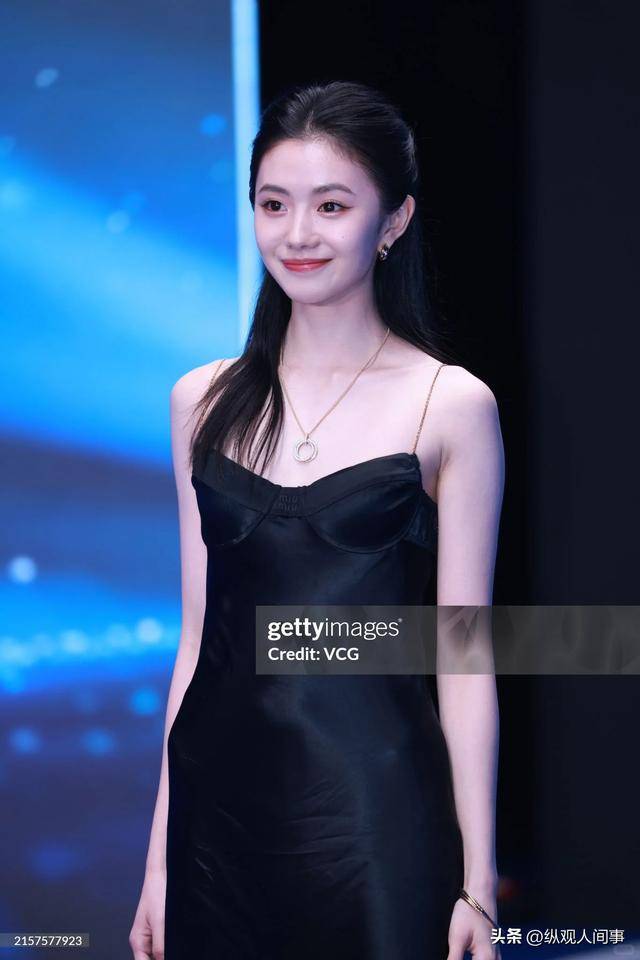 岁陈凯丽结伴像同龄人许娣李明启蹲地聊开元ky棋牌北京这一天沈腾和大17(图2) 岁陈凯丽结伴像同龄人许娣李明启蹲地聊开元ky棋牌北京这一天沈腾和大17(图2)