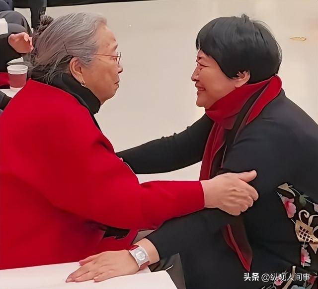 岁陈凯丽结伴像同龄人许娣李明启蹲地聊开元ky棋牌北京这一天沈腾和大17(图10) 岁陈凯丽结伴像同龄人许娣李明启蹲地聊开元ky棋牌北京这一天沈腾和大17(图10)